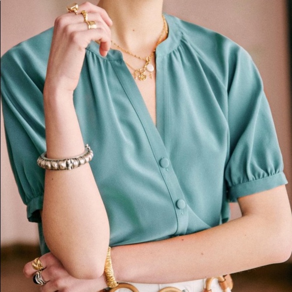 Sezane Lennie Blouse in Sage. Size 36F/4US